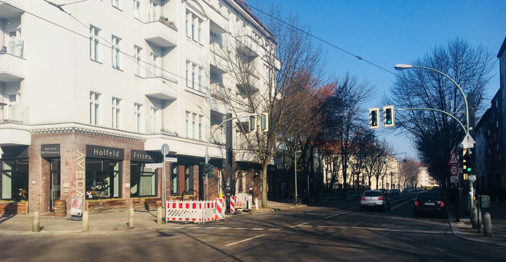 Das vermutlich letzte PBN-Bild einer baumbestandenen Stahlheimer Straße (Foto: Constanze Nauhaus)