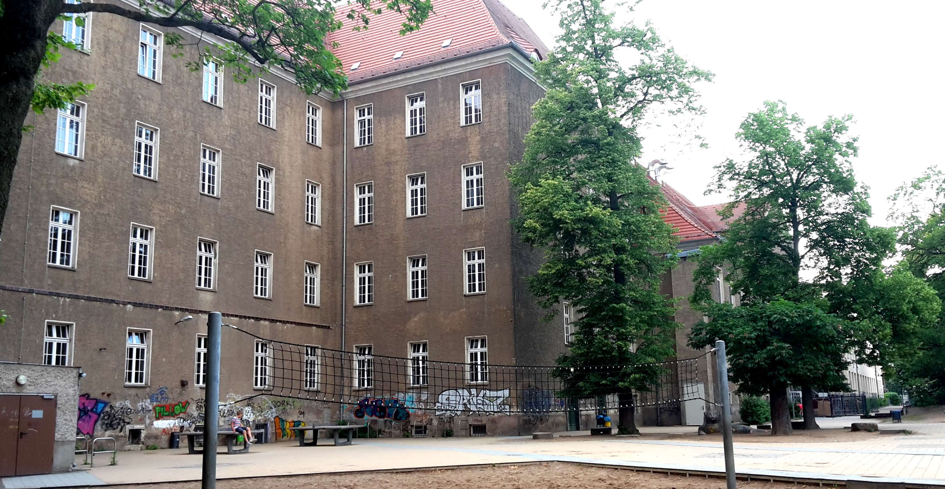 Schule Falkplatz Schulplatz
